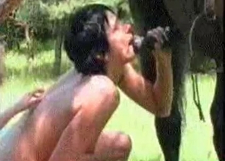 Intense outdoors blowjob by a zoophile