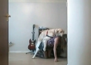 Skirt-wearing chick rape baits a dog