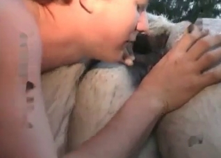 Extreme pussy eating for a big beast