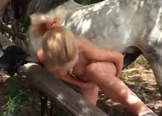 Blonde blows that horse like crazy