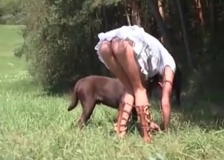Outdoors seduction via masturbation