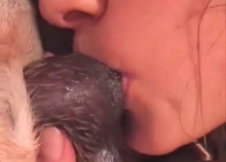 Blond-haired amateur blows a dog